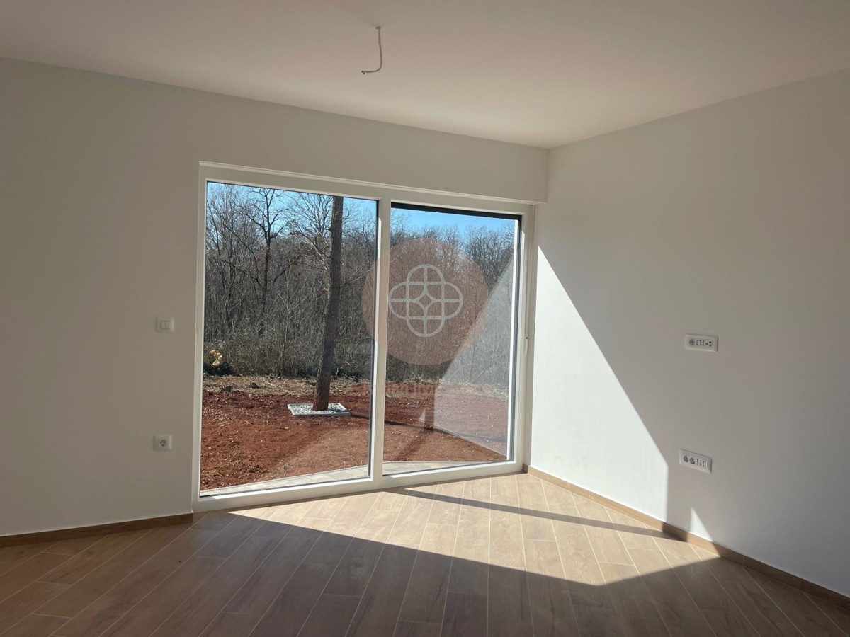 Elegante bungalow con piscina immerso nel verde per chi cerca pace e tranquillità