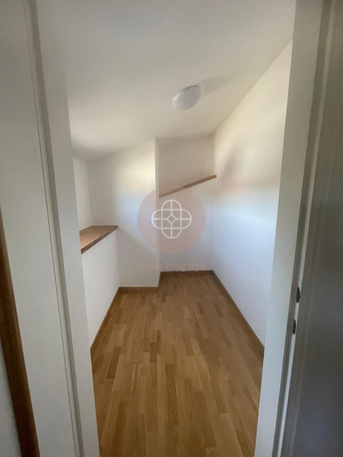 Fantastica proprietà con foresteria e vista lontana Vicino al mare