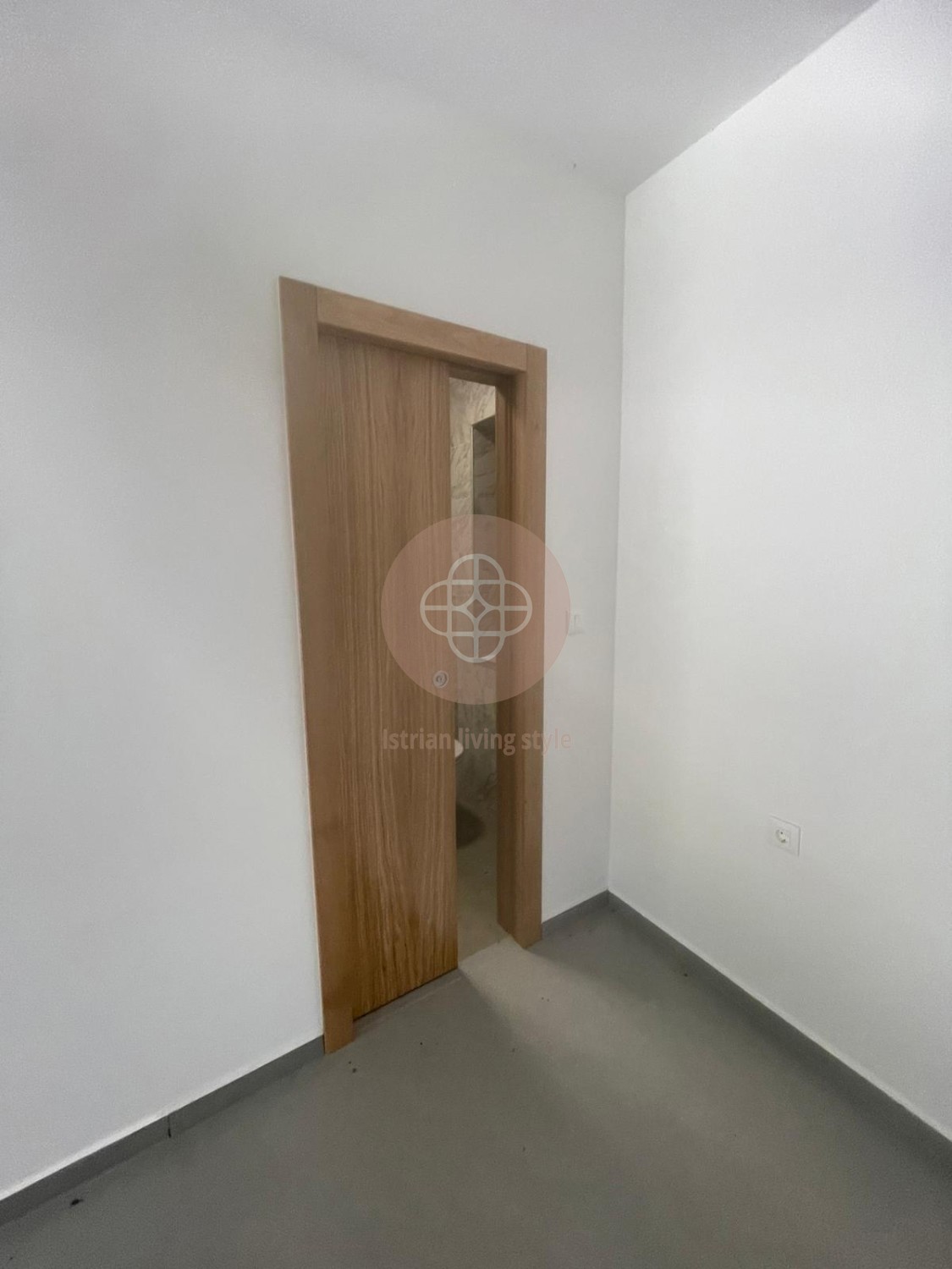 Fantastica proprietà con foresteria e vista lontana Vicino al mare