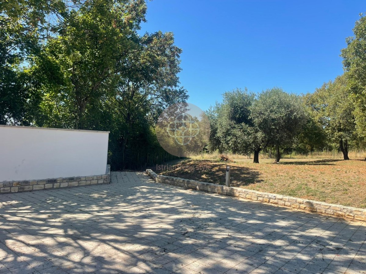 Fantastica proprietà con foresteria e vista lontana Vicino al mare