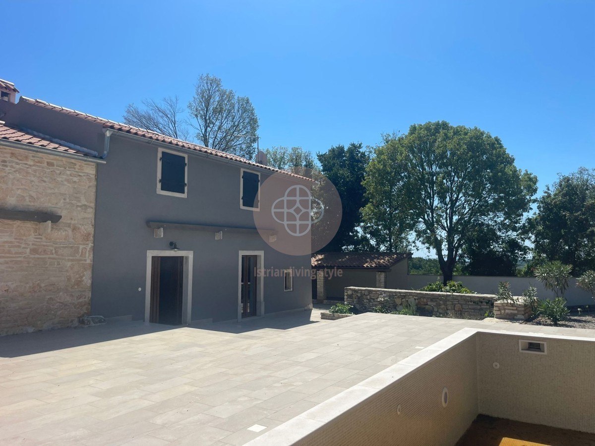 Fantastica proprietà con foresteria e vista lontana Vicino al mare