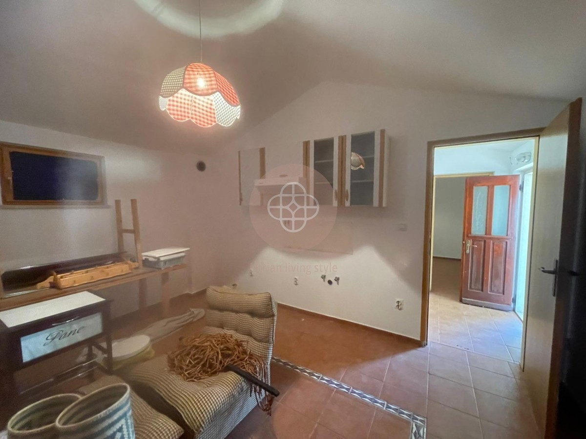 Fantastica proprietà con foresteria e vista lontana Vicino al mare