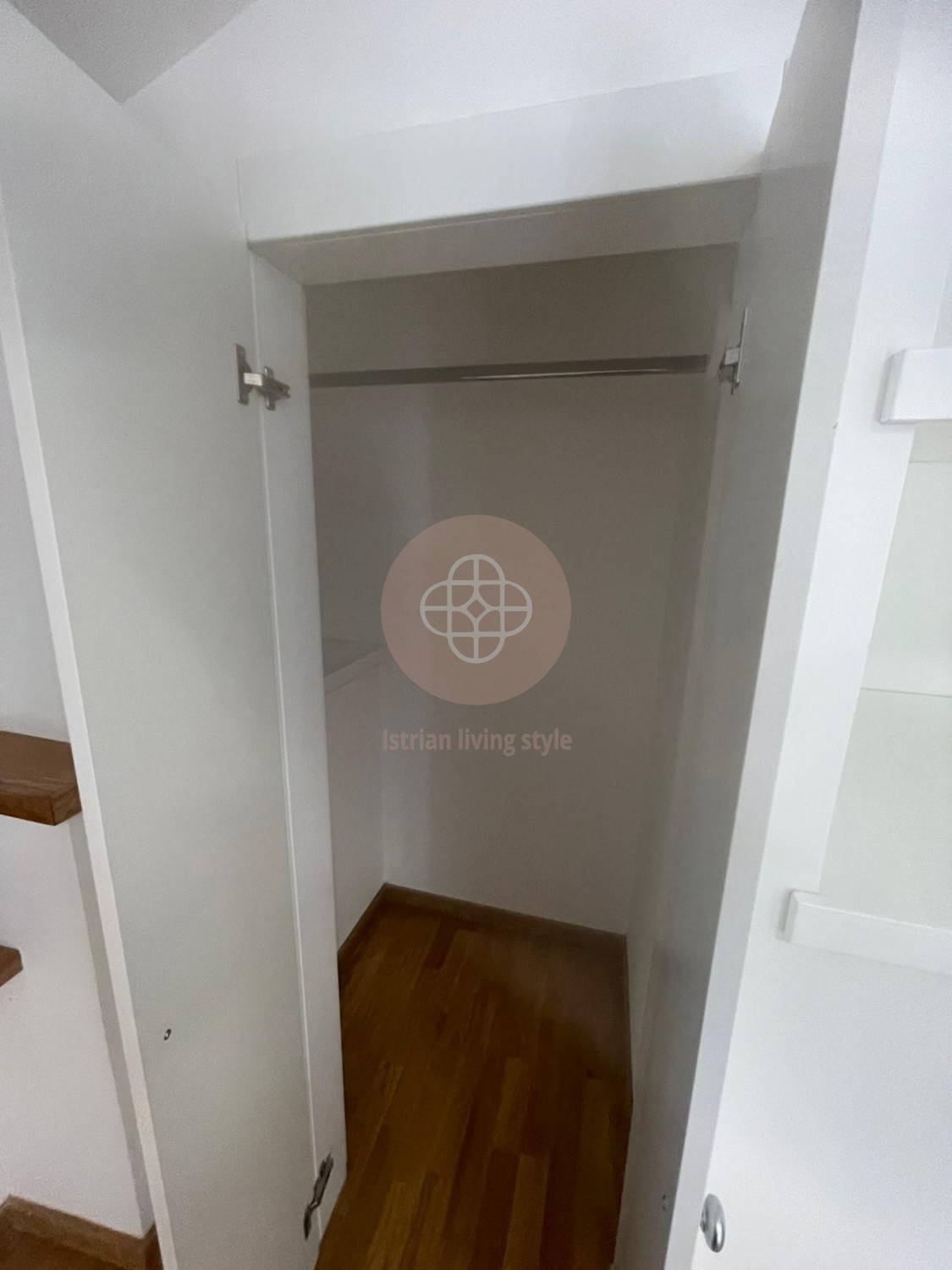 Fantastica proprietà con foresteria e vista lontana Vicino al mare