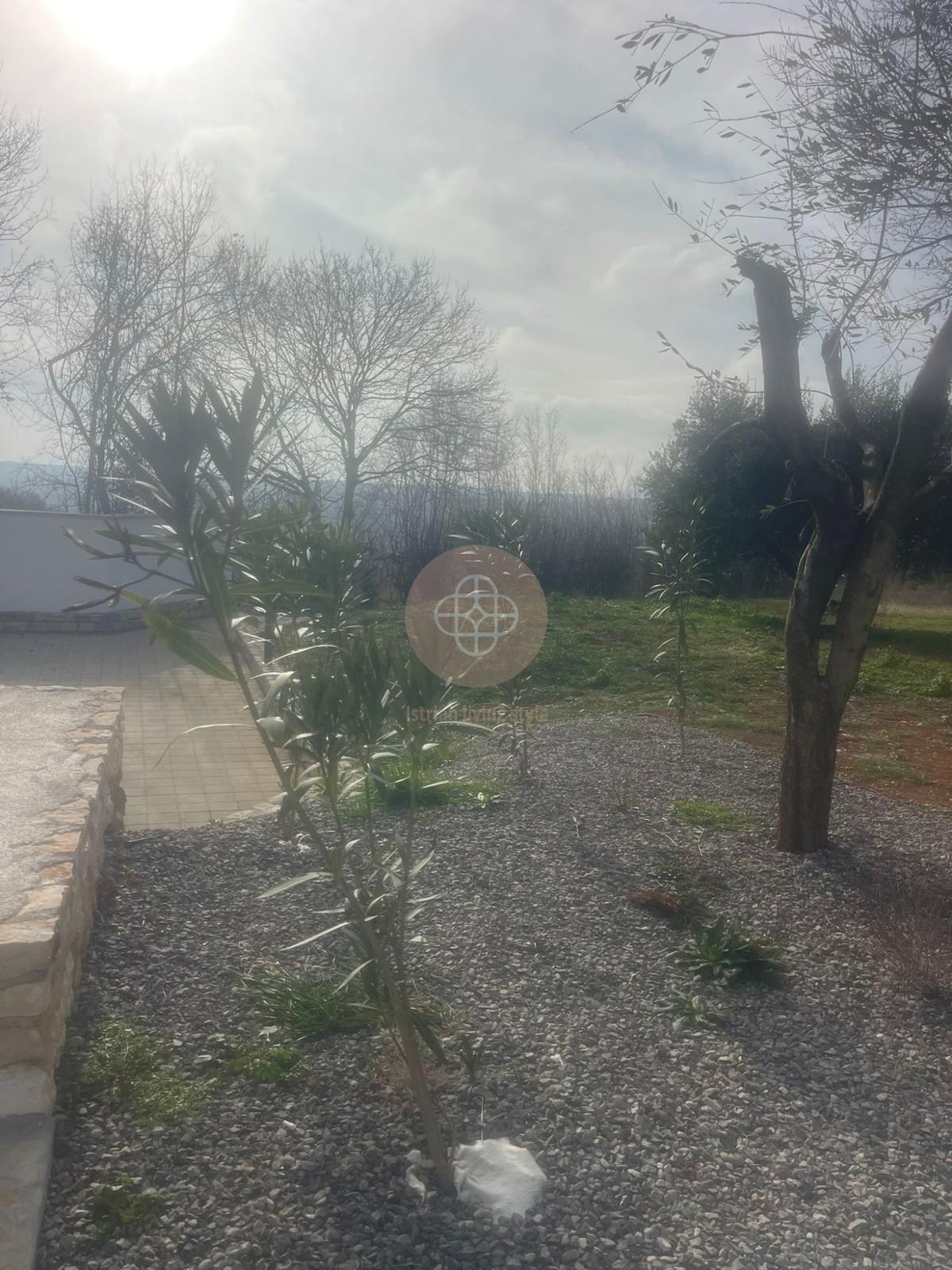 Fantastica proprietà con foresteria e vista lontana Vicino al mare