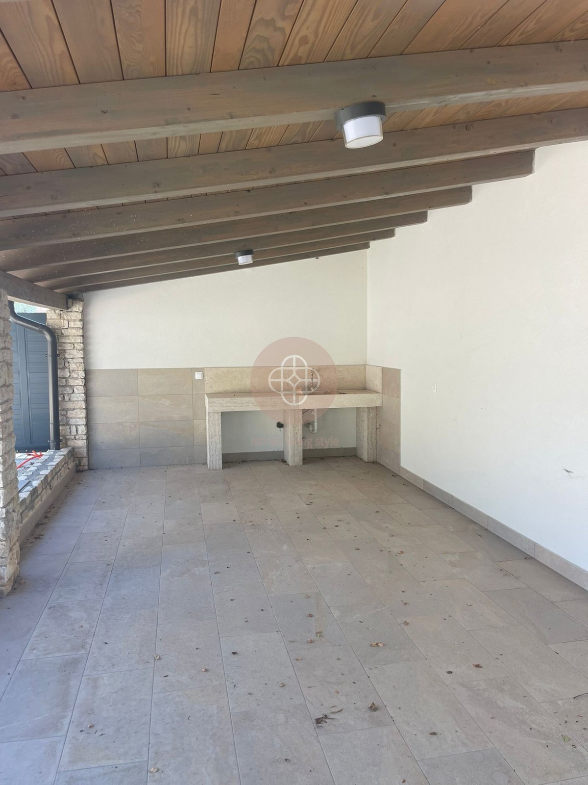 Fantastica proprietà con foresteria e vista lontana Vicino al mare