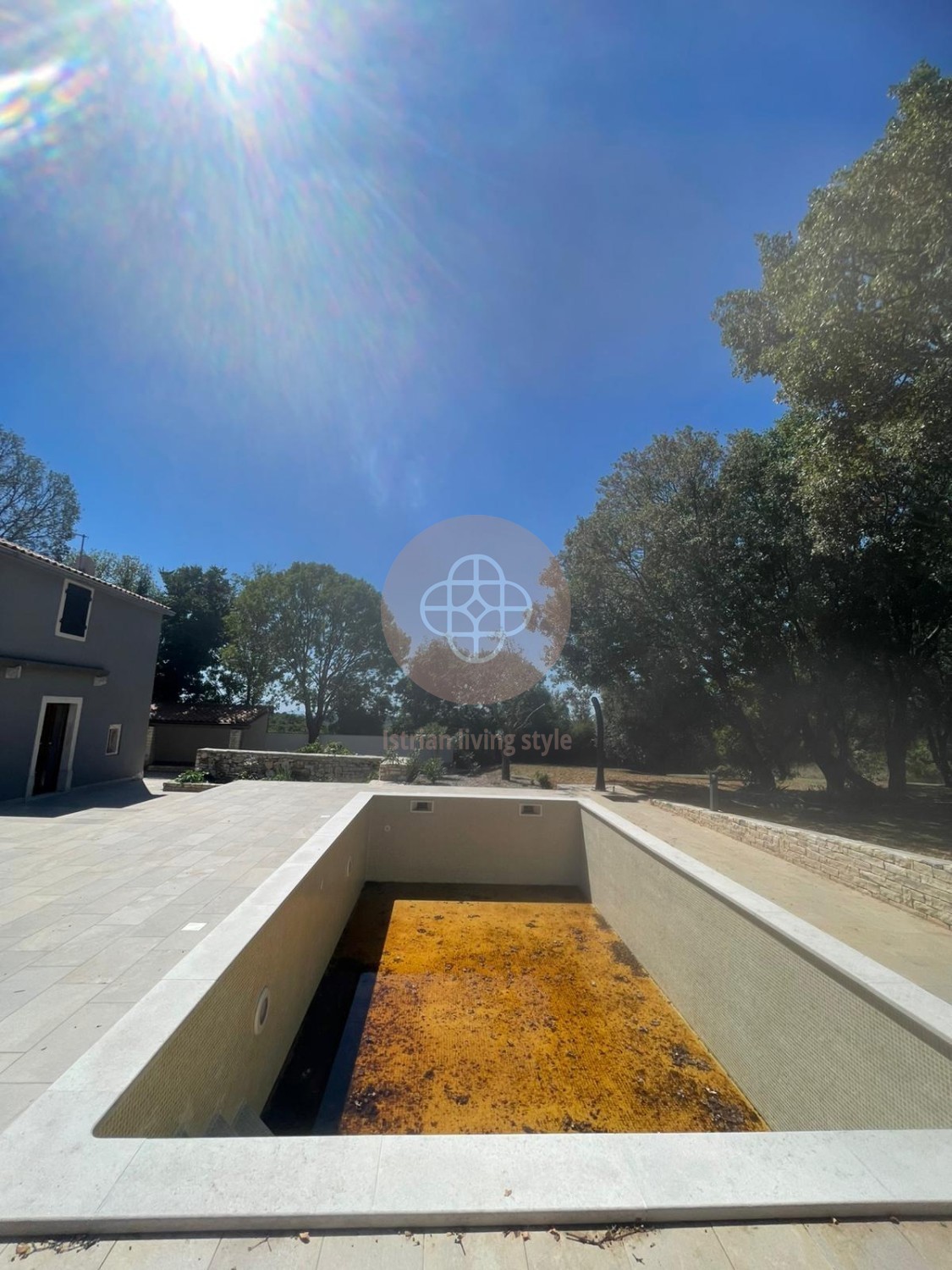 Fantastica proprietà con foresteria e vista lontana Vicino al mare