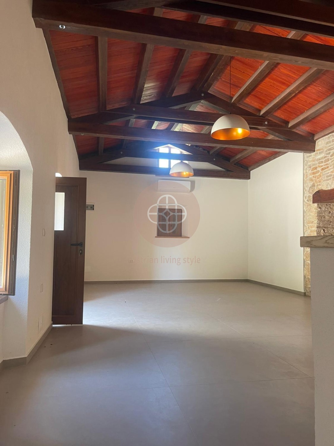 Fantastica proprietà con foresteria e vista lontana Vicino al mare