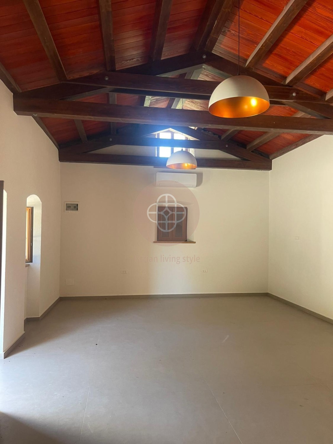 Fantastica proprietà con foresteria e vista lontana Vicino al mare