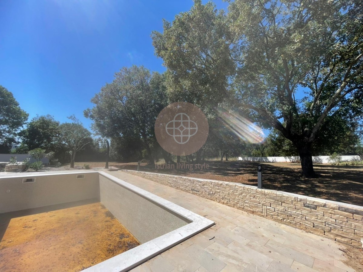 Fantastica proprietà con foresteria e vista lontana Vicino al mare