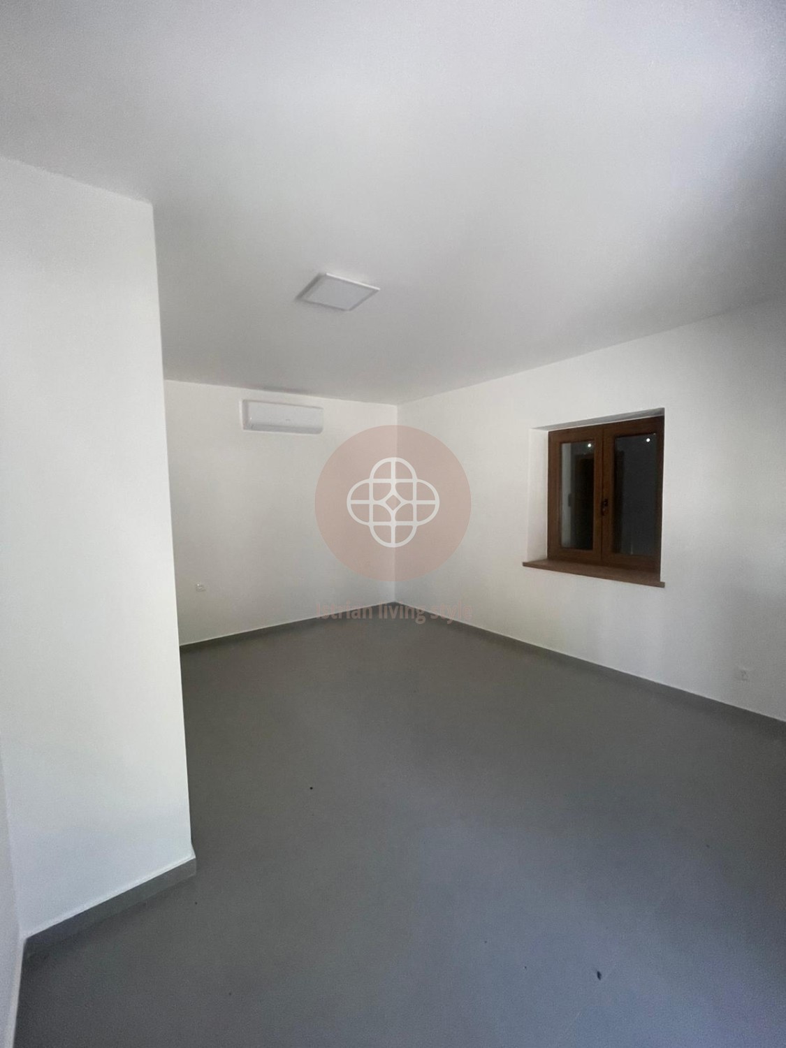 Fantastica proprietà con foresteria e vista lontana Vicino al mare