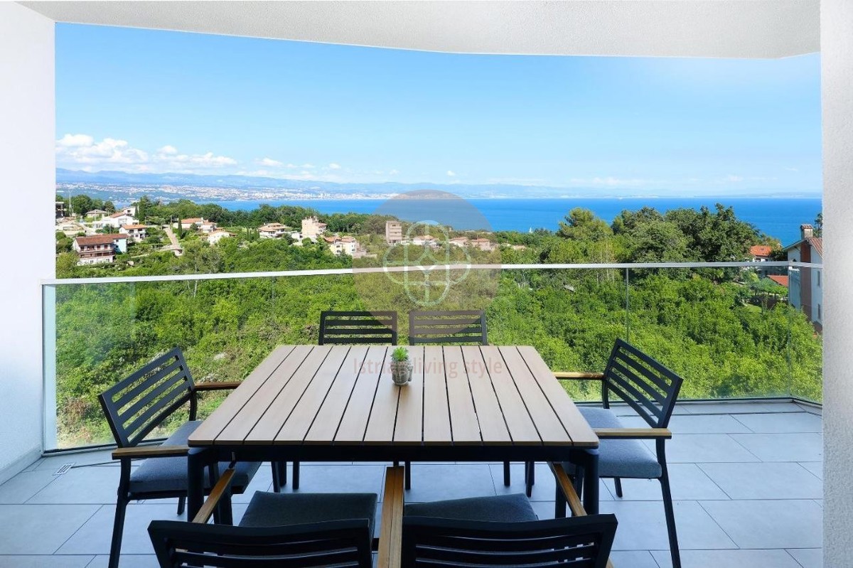 *Ika* il più raffinato attico con vista mare TOP *nuova costruzione*