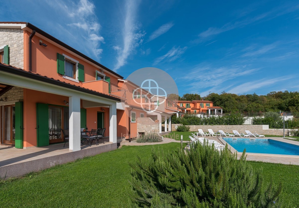 2 Casa bifamiliare, due unità distinte con piscina in campagna *FamilySpecial*