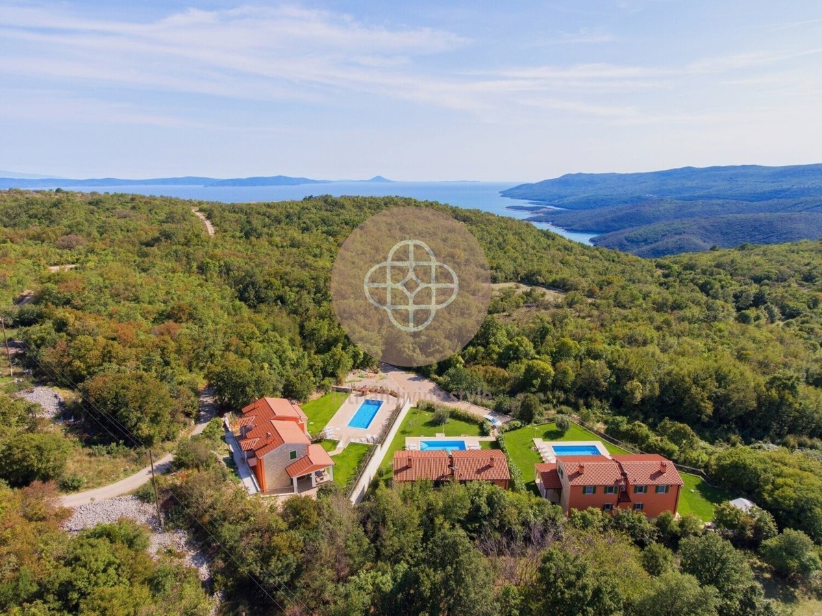 2 Casa bifamiliare, due unità distinte con piscina in campagna *FamilySpecial*