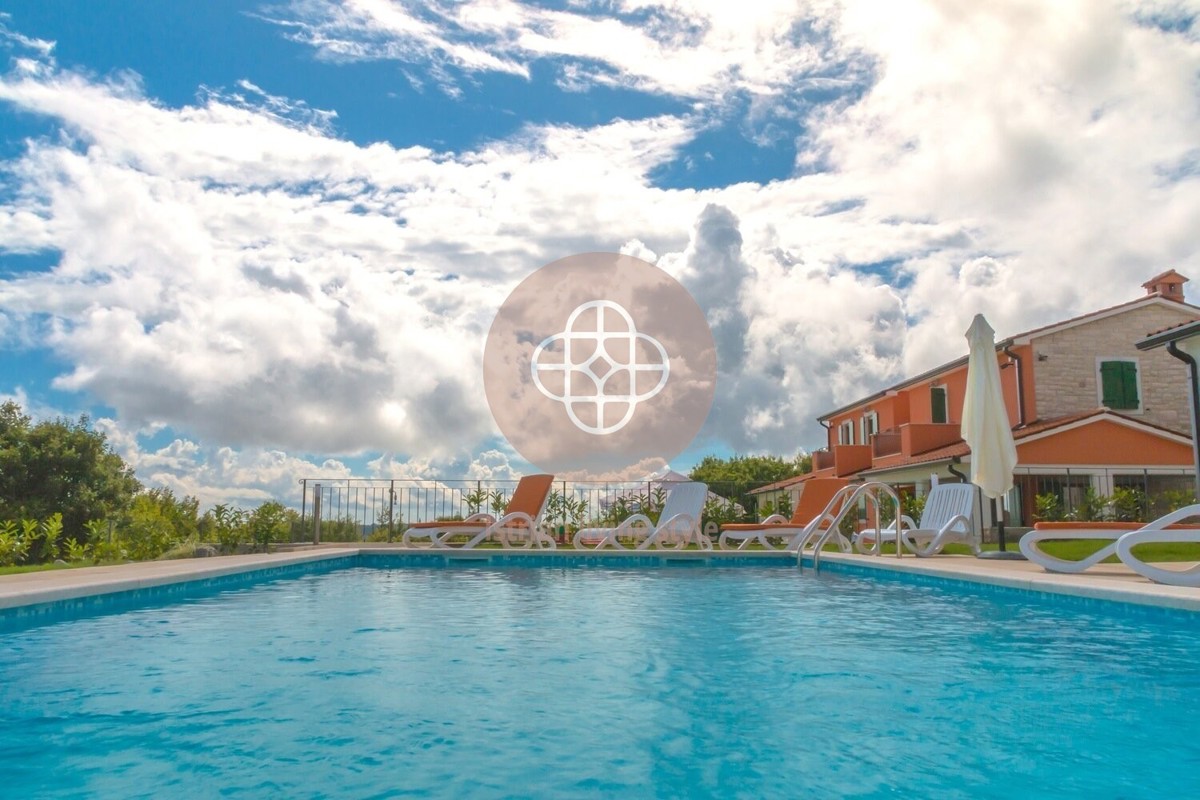 2 Casa bifamiliare, due unità distinte con piscina in campagna *FamilySpecial*