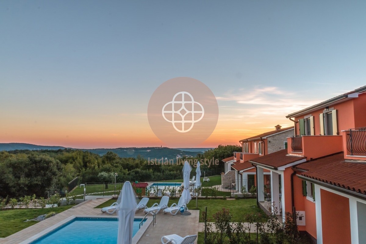 2 Casa bifamiliare, due unità distinte con piscina in campagna *FamilySpecial*