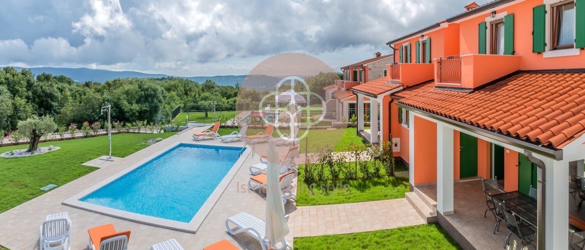 2 Casa bifamiliare, due unità distinte con piscina in campagna *FamilySpecial*