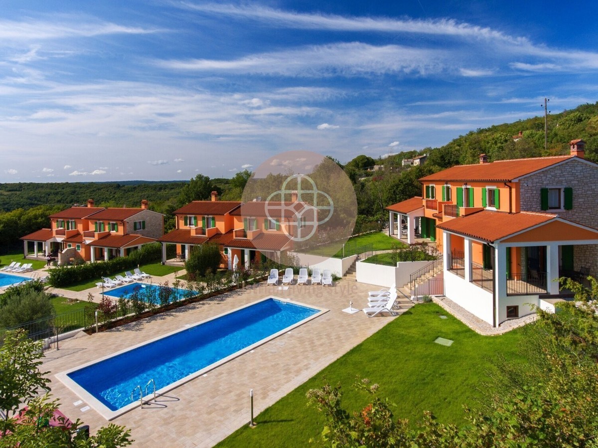2 Casa bifamiliare, due unità distinte con piscina in campagna *FamilySpecial*