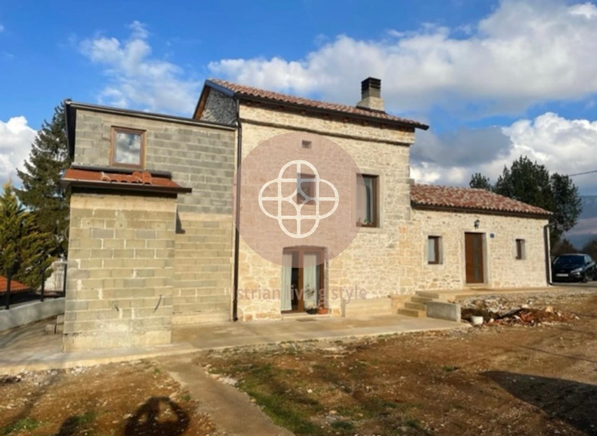 Bellissima casa in pietra con vista su Učka