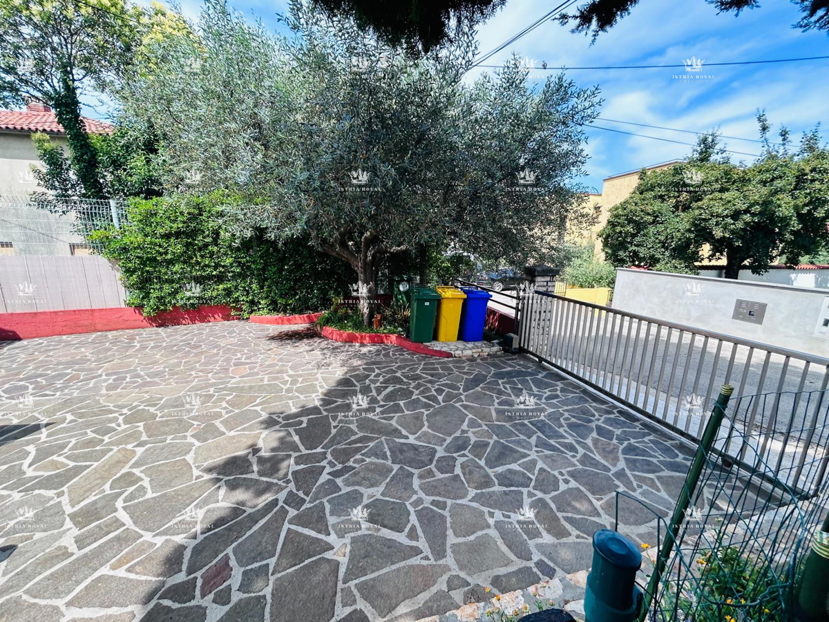 ISTRIA, UMAG-PUNTA: Casa di 193m², Giardino 488m², 150m dal Mare – Ottima Posizione per Vacanze e Investimenti!