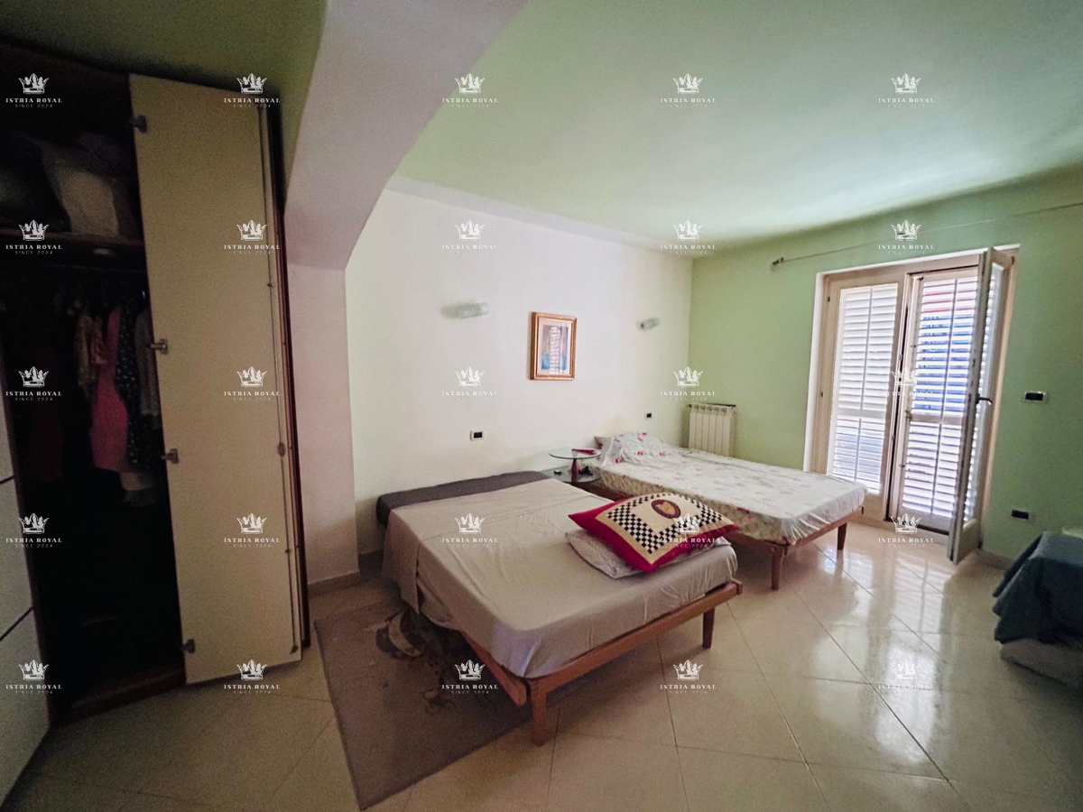 ISTRIA, UMAG-PUNTA: Casa di 193m², Giardino 488m², 150m dal Mare – Ottima Posizione per Vacanze e Investimenti!