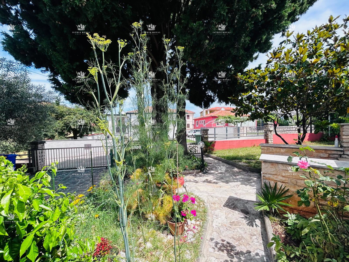 ISTRIA, UMAG-PUNTA: Casa di 193m², Giardino 488m², 150m dal Mare – Ottima Posizione per Vacanze e Investimenti!