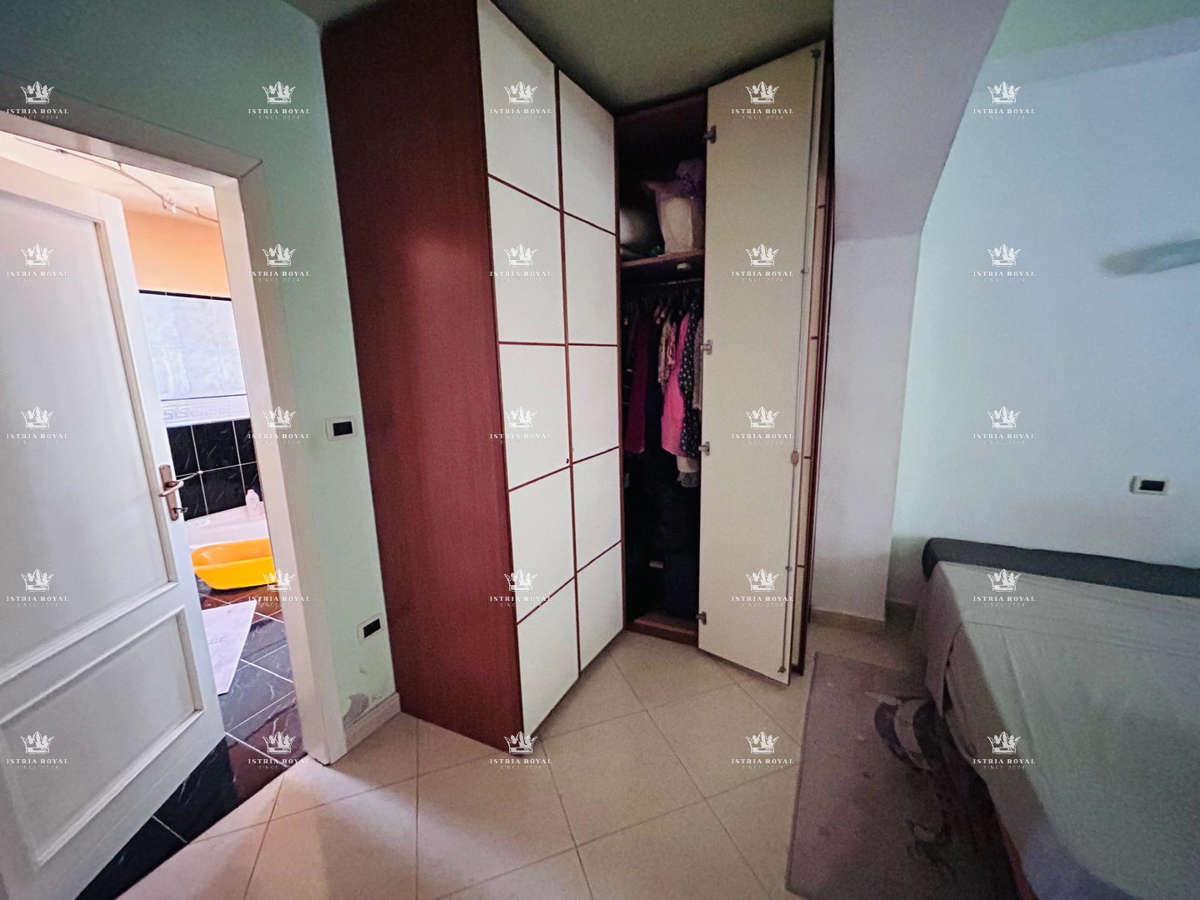 ISTRIA, UMAG-PUNTA: Casa di 193m², Giardino 488m², 150m dal Mare – Ottima Posizione per Vacanze e Investimenti!