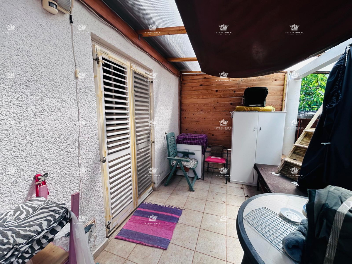 ISTRIA, UMAG-PUNTA: Casa di 193m², Giardino 488m², 150m dal Mare – Ottima Posizione per Vacanze e Investimenti!