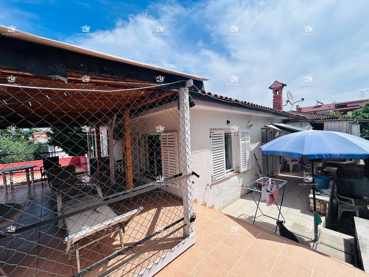 ISTRIA, UMAG-PUNTA: Casa di 193m², Giardino 488m², 150m dal Mare – Ottima Posizione per Vacanze e Investimenti!