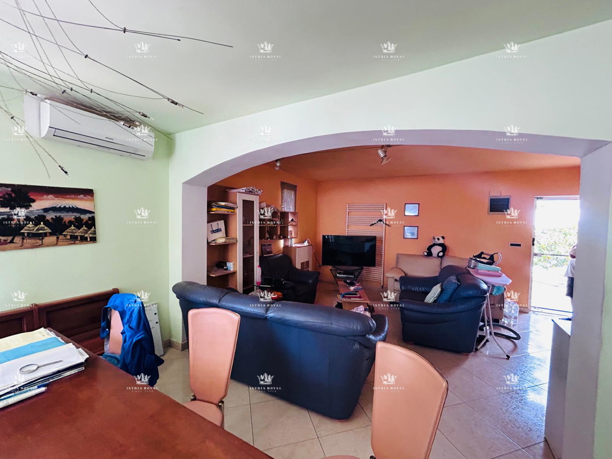 ISTRIA, UMAG-PUNTA: Casa di 193m², Giardino 488m², 150m dal Mare – Ottima Posizione per Vacanze e Investimenti!