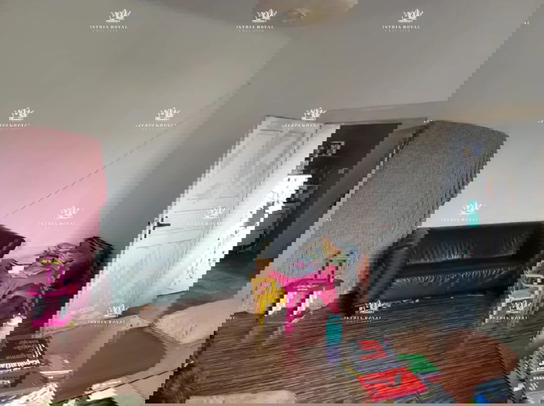 Istra, Stoja, appartamento di 62m2 da ristrutturare