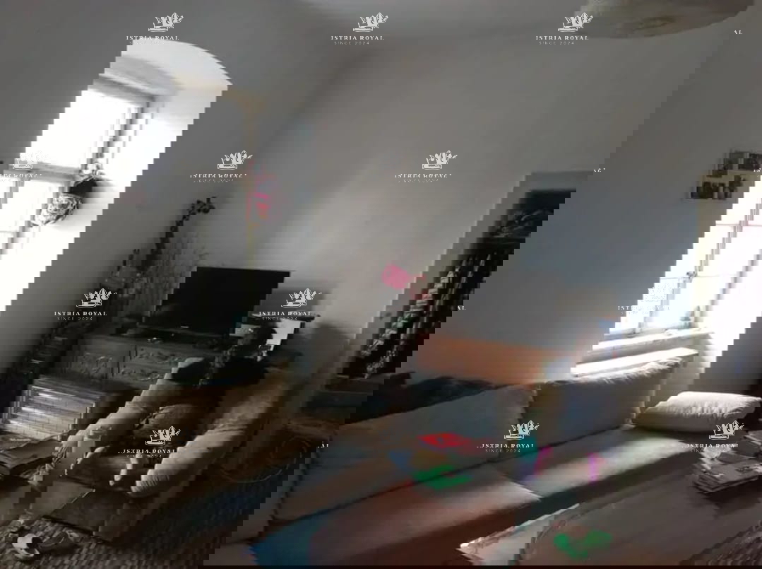 Istra, Stoja, appartamento di 62m2 da ristrutturare