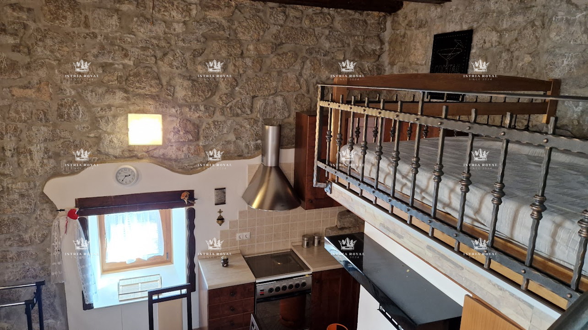 Opatija, Matulji, vendita – due piccoli appartamenti a Jušići, Matulji – 62 m² di superficie totale, vicinanza al mare.