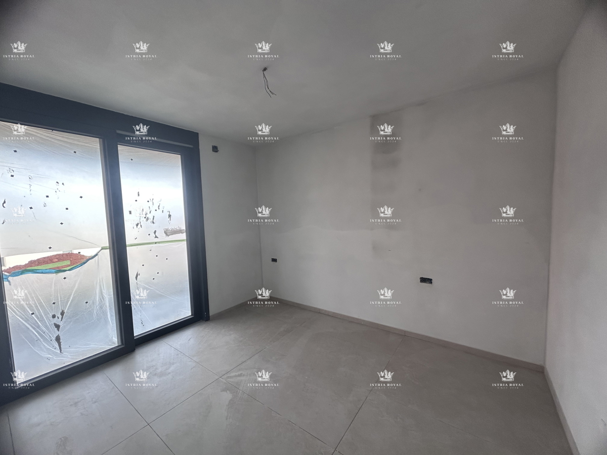 Vendita appartamento 64,77 m² a Umago – 2 camere da letto + soggiorno con angolo cottura, terrazza 10,80 m², posizione tranquilla, Istria.