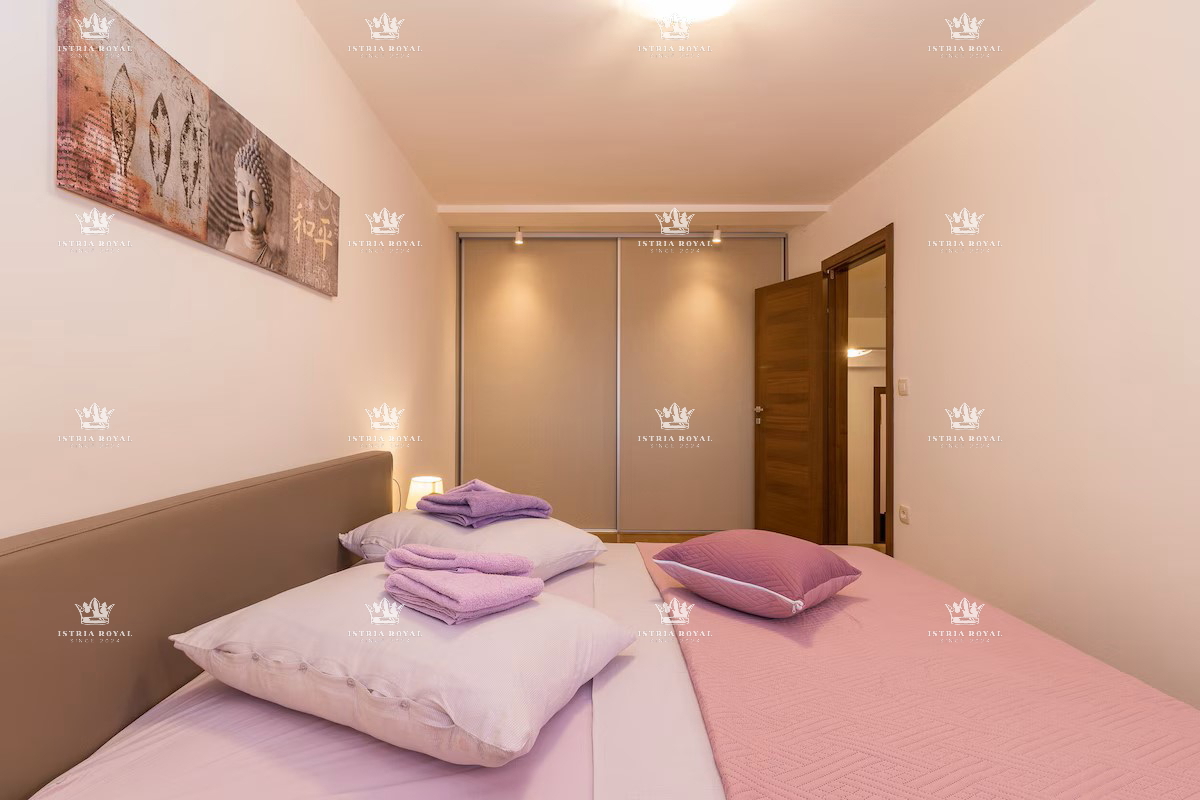 Villa indipendente con piscina in posizione tranquilla – Valdebek, Pola