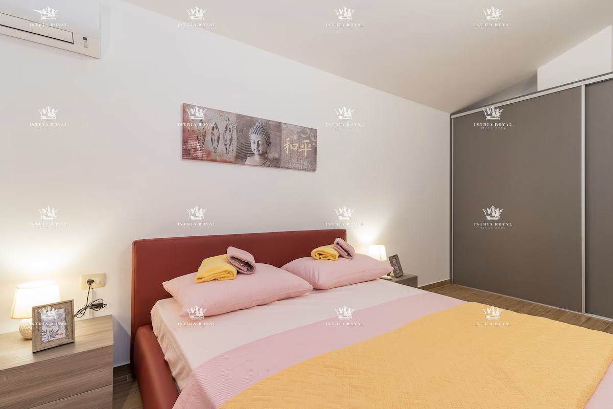 Villa indipendente con piscina in posizione tranquilla – Valdebek, Pola