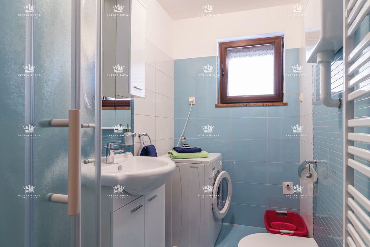 Villa indipendente con piscina in posizione tranquilla – Valdebek, Pola