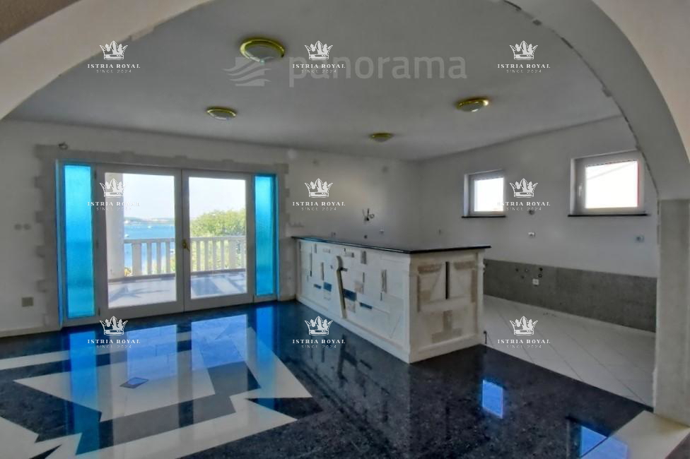 Villa di lusso in vendita a Medulin – 602 m², vista mare, prima fila sul mare, Istria.