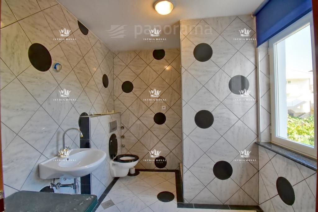 Villa di lusso in vendita a Medulin – 602 m², vista mare, prima fila sul mare, Istria.