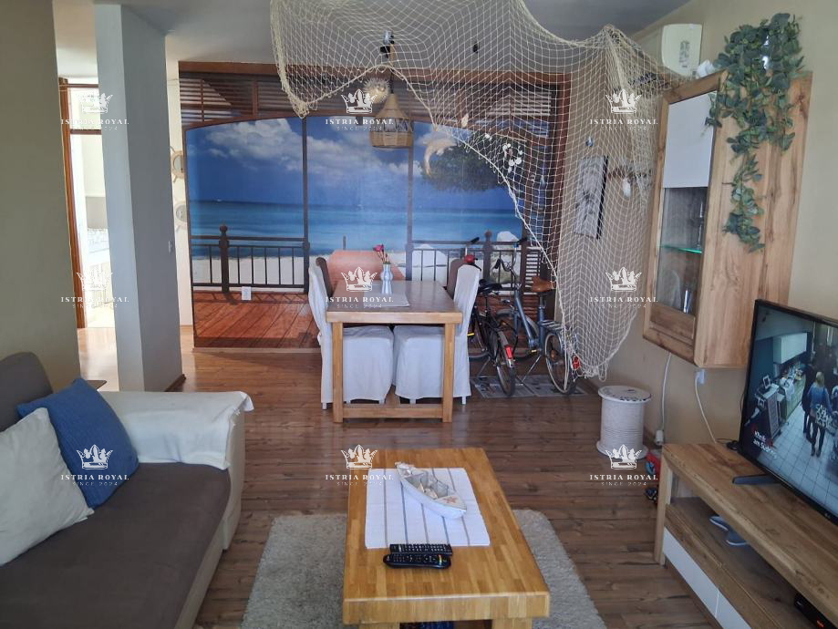 Istra, Červar Porat, PRIMA FILA SUL MARE! appartamento 62m2, 2 camere da letto + soggiorno, terrazza