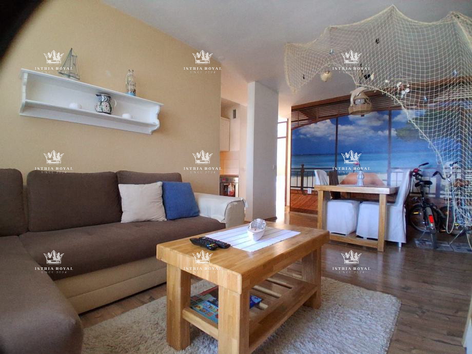 Istra, Červar Porat, PRIMA FILA SUL MARE! appartamento 62m2, 2 camere da letto + soggiorno, terrazza