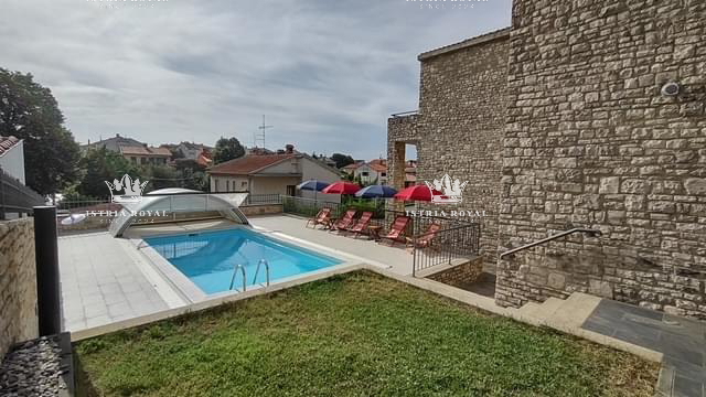 Istria, Pula, vendita di una casa in pietra ristrutturata con piscina, centro, opportunità, affitto turistico.