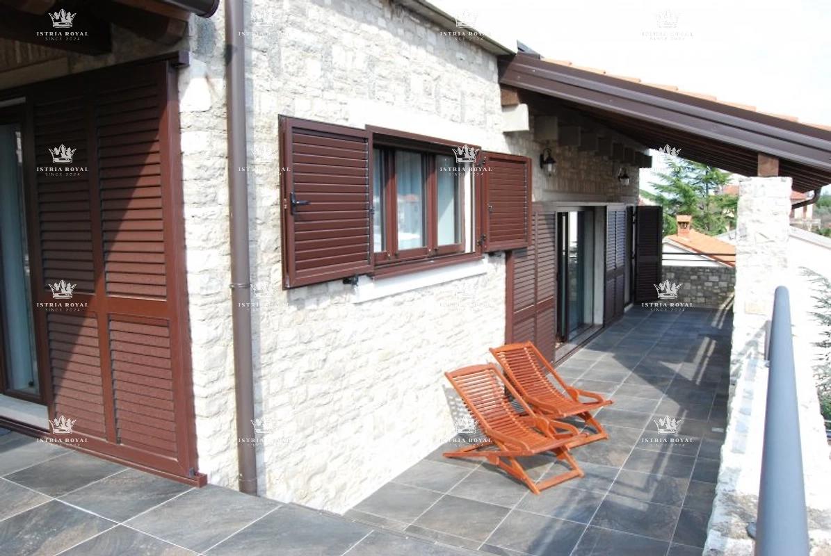 Istria, Pula, vendita di una casa in pietra ristrutturata con piscina, centro, opportunità, affitto turistico.