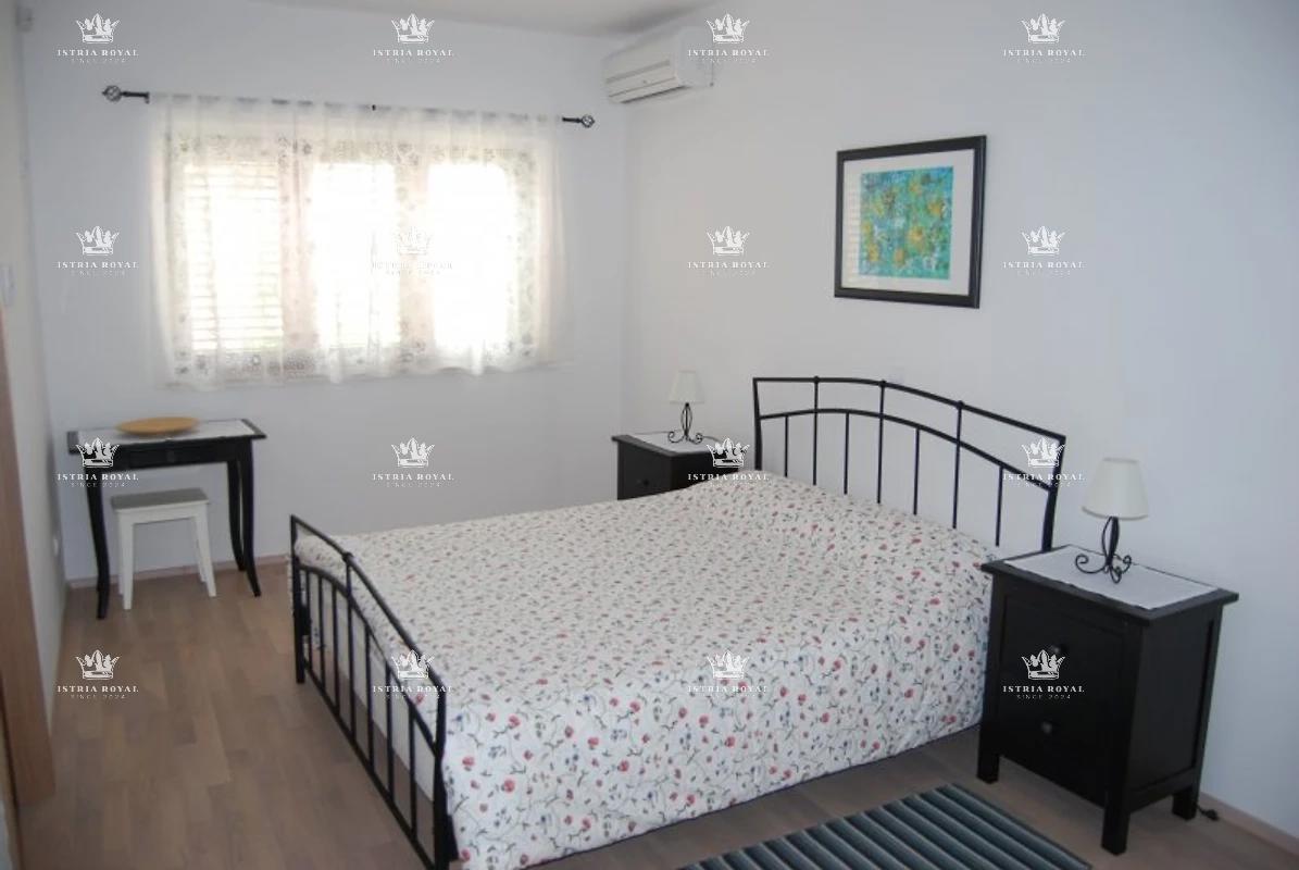 Istria, Pula, vendita di una casa in pietra ristrutturata con piscina, centro, opportunità, affitto turistico.