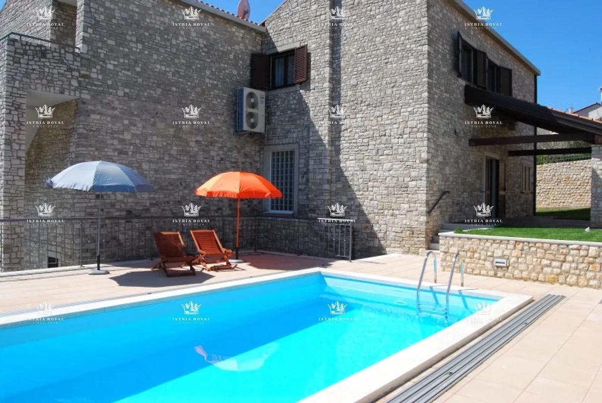 Istria, Pula, vendita di una casa in pietra ristrutturata con piscina, centro, opportunità, affitto turistico.