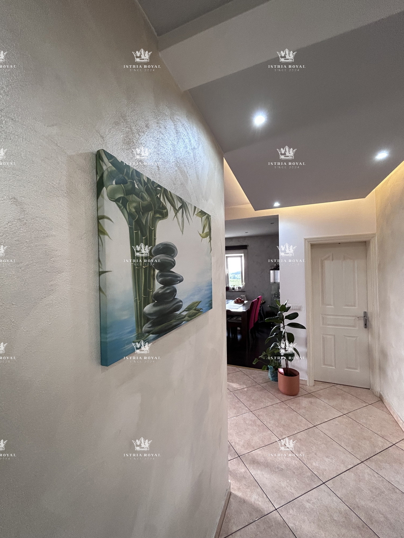 Istria, Fratrici, vendita, splendido appartamento con vista mare – Perfetta combinazione di comfort e natura.