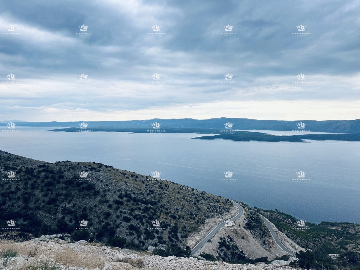 Dalmacija, Otok Brač, Vidova Gora, parcela 4.657m2, otvoren pogled na more.