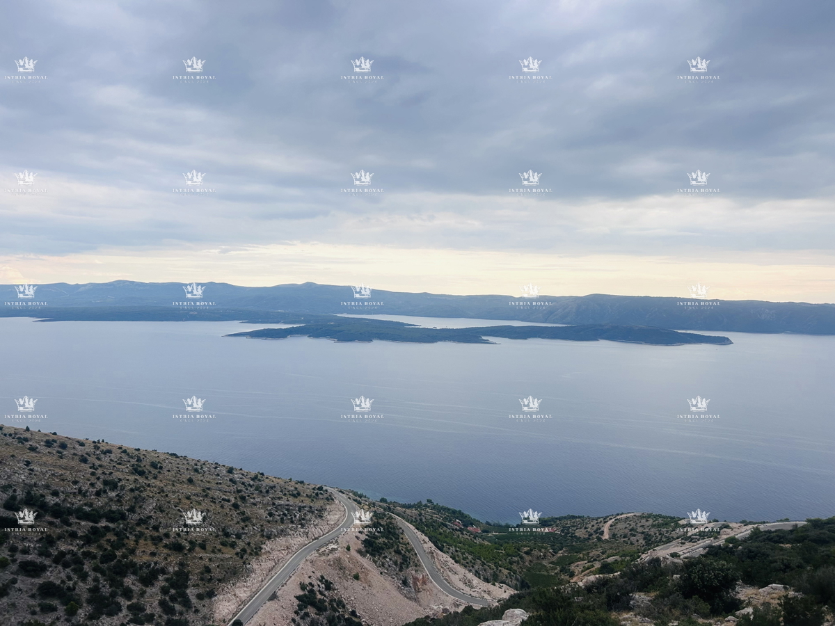 Dalmacija, Otok Brač, Vidova Gora, parcela 4.657m2, otvoren pogled na more.