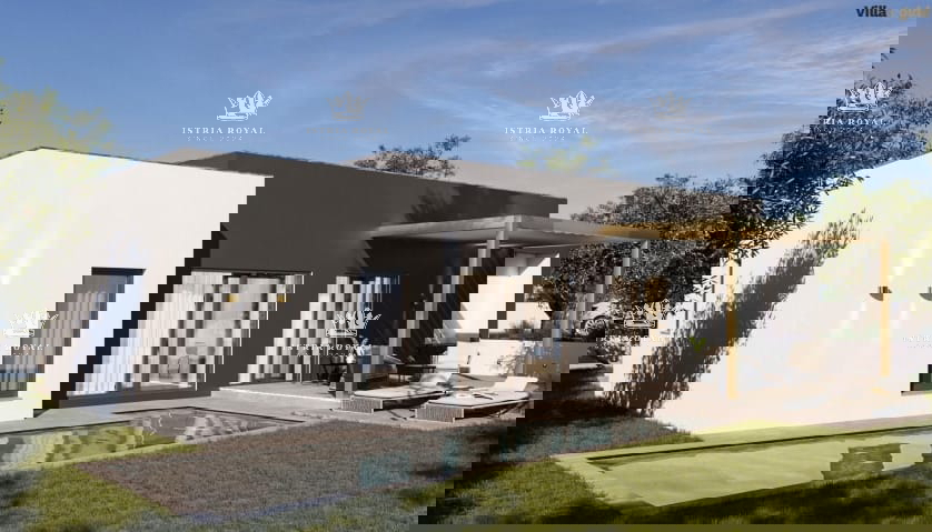 Istria, Medulin, terreno edificabile con progetto per una casa familiare, 180.000 €