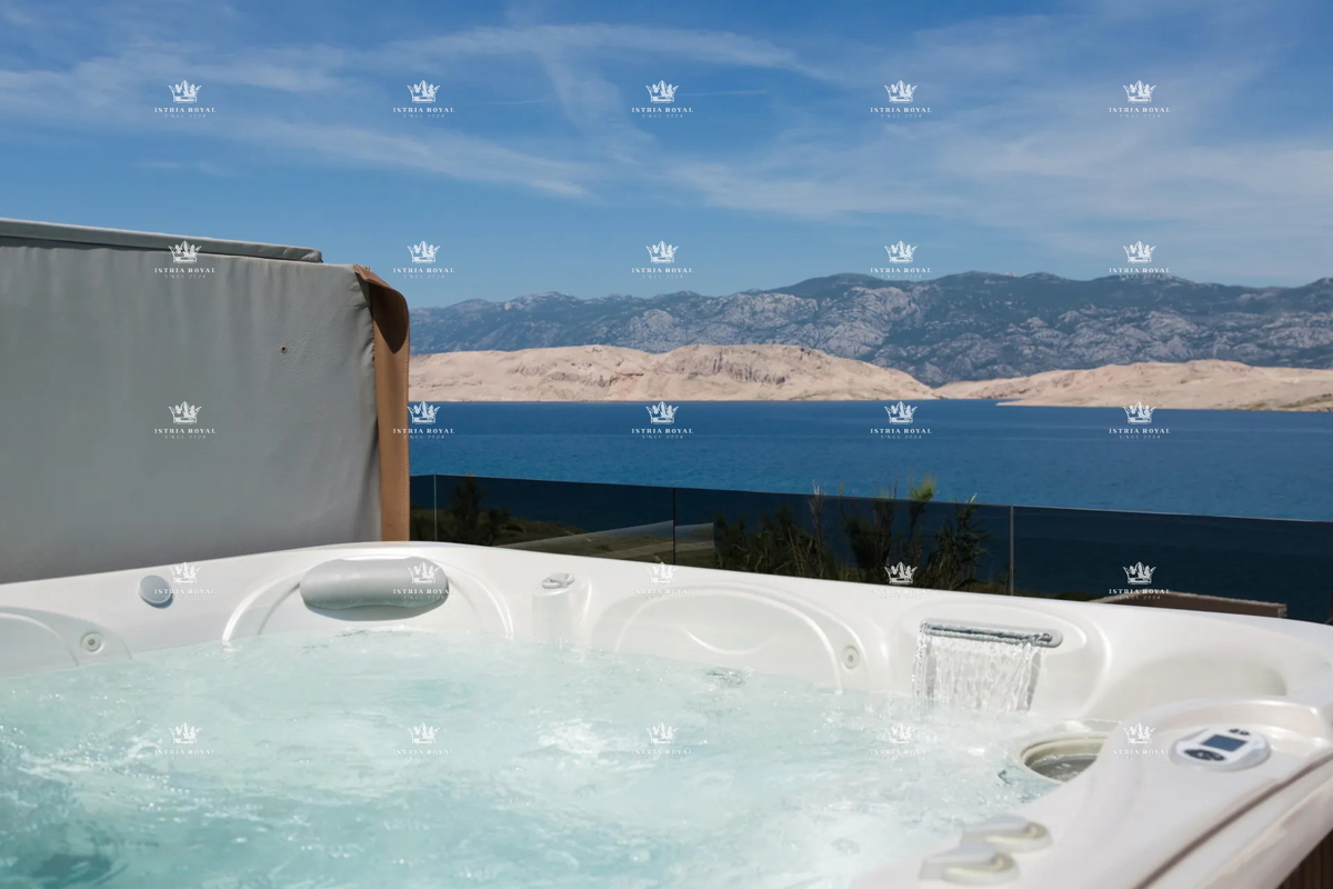 Villa di lusso con vista mare e piscina – Pag, 130 m dalla spiaggia