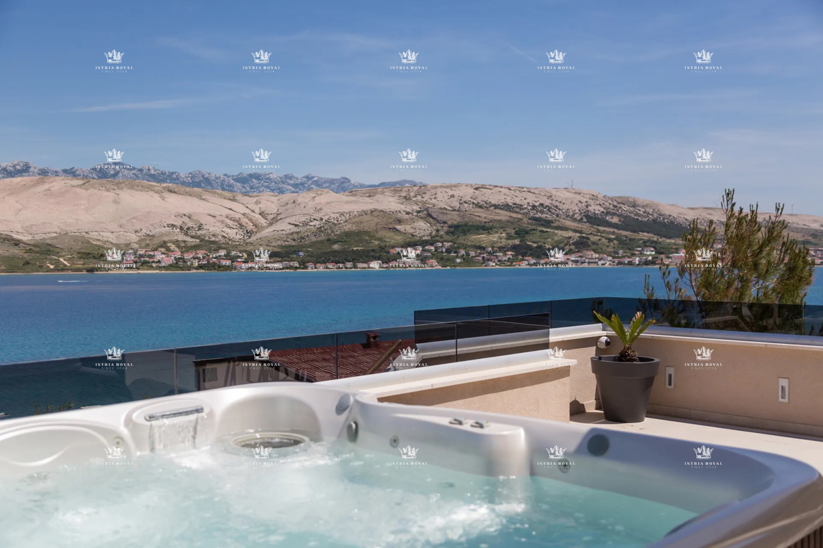 Villa di lusso con vista mare e piscina – Pag, 130 m dalla spiaggia